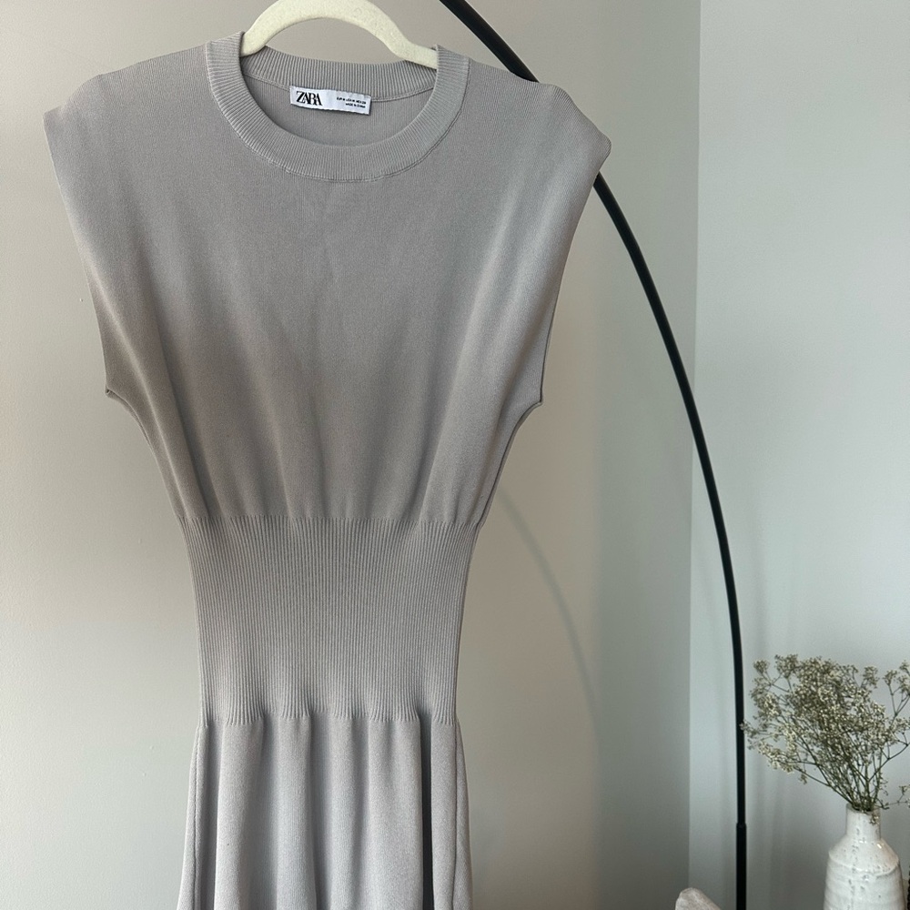 Zara summer dress in grey.